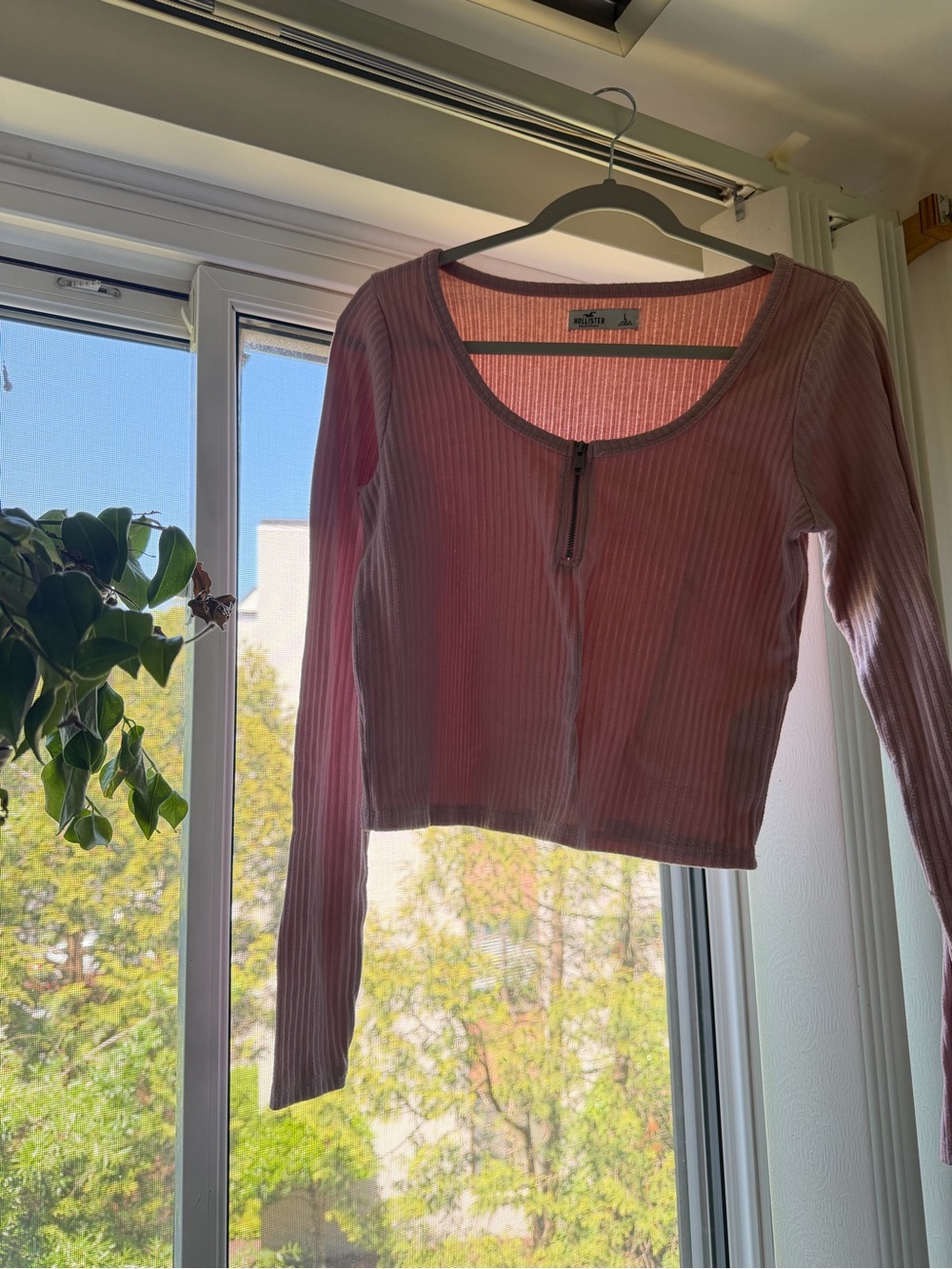 Hollister Ribbed Long-Sleeve Half-Zip Top in Dusty Pink